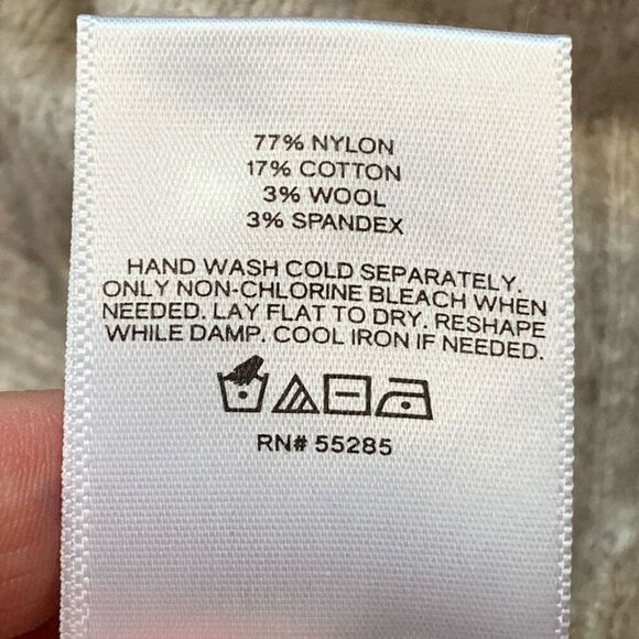 Express Sweater Heather Oatmeal Beige V-Neck Neutral Knit Pullover Wool Blend XS - Picture 10 of 11